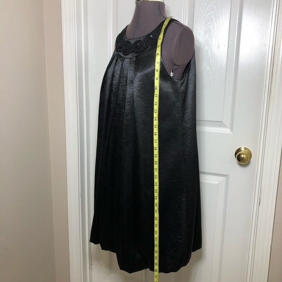 R&M Richards Embellished Neckline Black Sleeveless Pleated Loose Fit Dress 8 - Picture 12 of 14